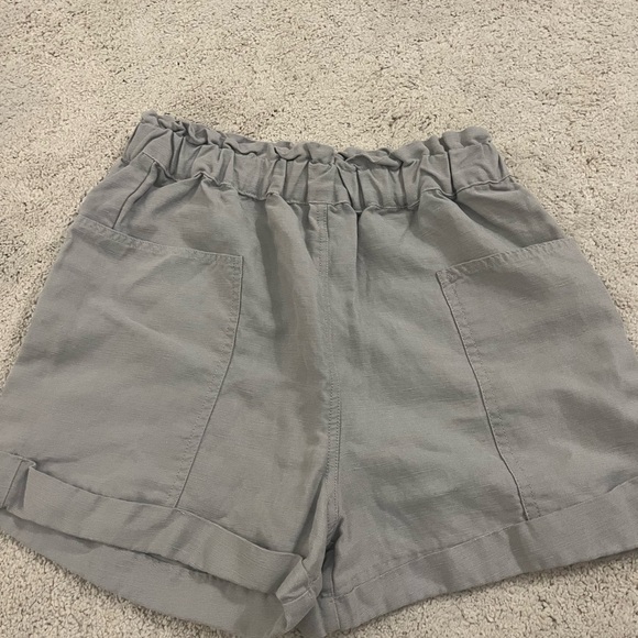 Aritzia Pants - Aritzia shorts